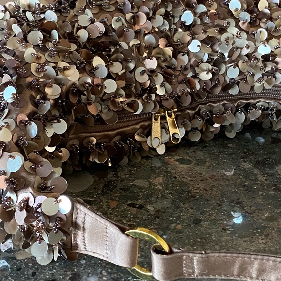 🌺HOST PICK🌺 Sequined/Beaded Handbag - Picture 5 of 13